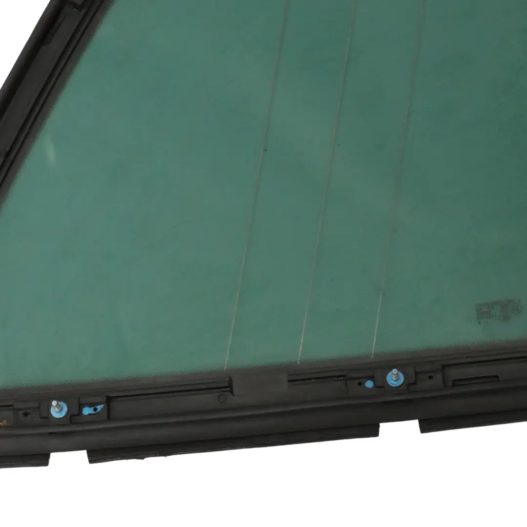 Ventana Trasera Izquierda Cristal Cuarto Fijo Tintado AS3 para Volkswagen Touareg con número de pieza 7L6845297AJ Volkswagen Touareg Ventana Trasera Izquierda Cristal Cuarto Fijo Tintado AS3 - SKU 7L6845297AJ - Número de pieza 7L6845297AJ