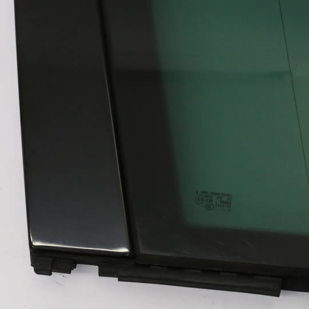 Lunette Arrière Gauche Verre Latéral Fixe Teinté AS3 pour Volkswagen Touareg à propos du numéro de pièce 7L6845297AJ Volkswagen Touareg Lunette Arrière Gauche Verre Latéral Fixe Teinté AS3 - SKU 7L6845297AJ - Numéro de pièce 7L6845297AJ