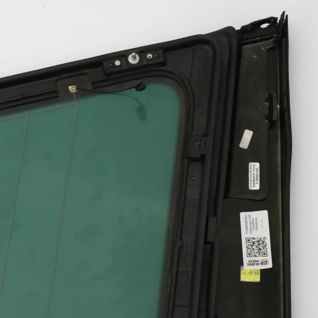 Szyba Boczna Tylna Lewa Przyciemniana AS3 do Volkswagen Touareg o numerze 7L6845297AJ Volkswagen Touareg Szyba Boczna Tylna Lewa Przyciemniana AS3 - SKU 7L6845297AJ - Numer Części 7L6845297AJ