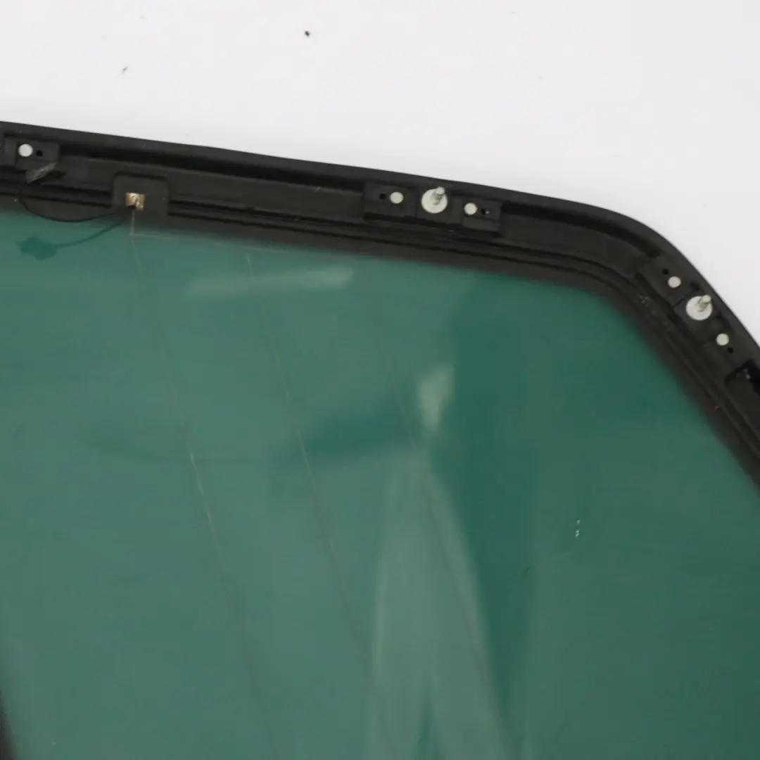 Lunette Arrière Droite Verre Latéral Fixe Teinté AS3 pour Volkswagen Touareg à propos du numéro de pièce 7L6845298FS Volkswagen Touareg Lunette Arrière Droite Verre Latéral Fixe Teinté AS3 - SKU 7L6845298FS - Numéro de pièce 7L6845298FS
