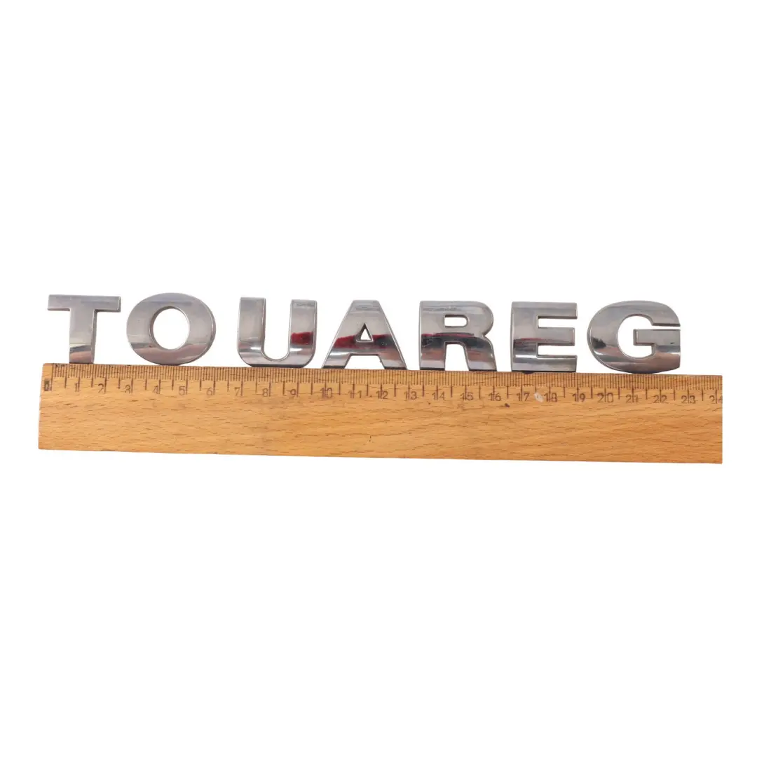 7L Emblema posteriore Nome Modello Coperchio Tronco per Volkswagen Touareg con numero di parte 7L6853687 Volkswagen Touareg 7L Emblema posteriore Nome Modello Coperchio Tronco - SKU 7L6853687 - Numero di parte 7L6853687