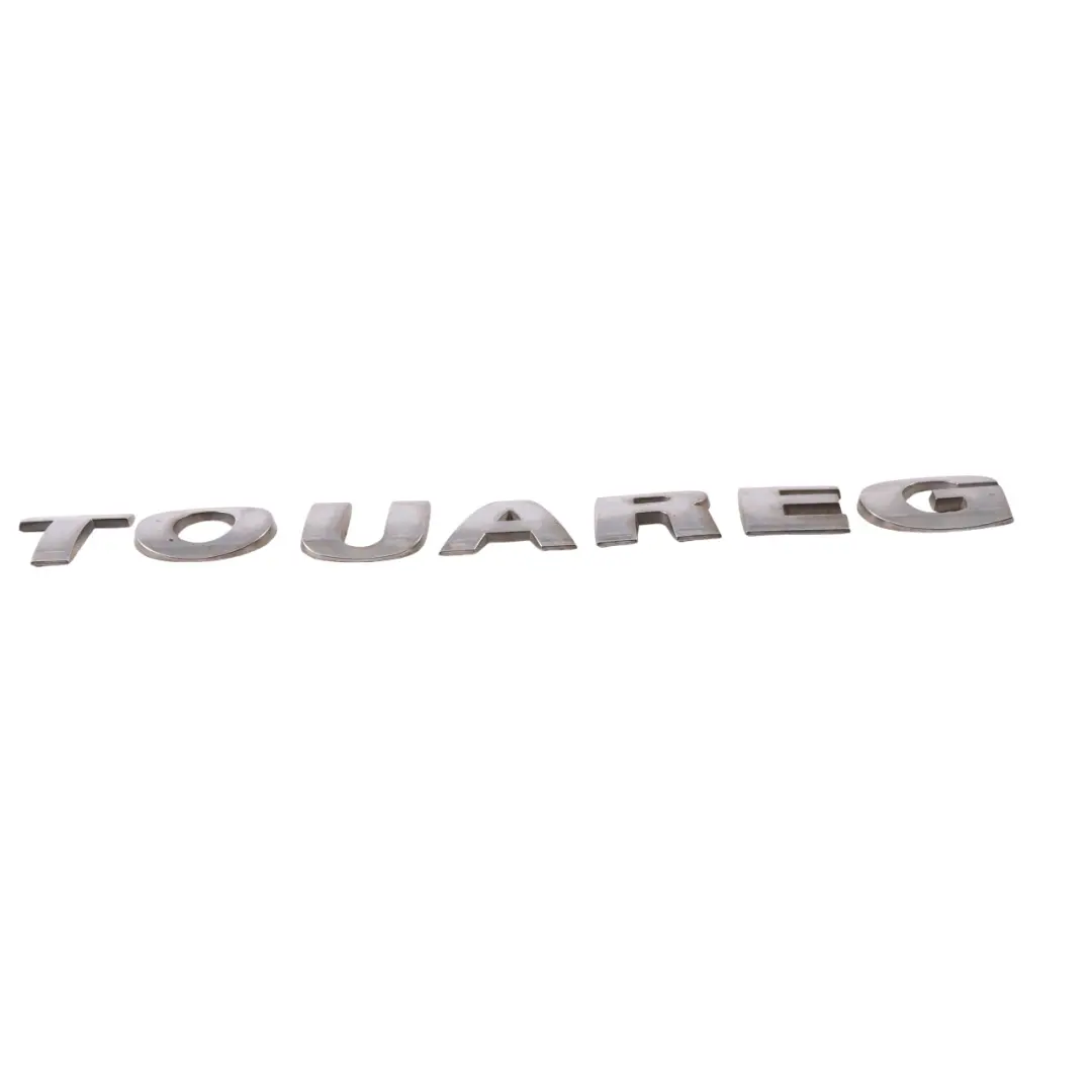 Volkswagen Touareg 7L Emblema posteriore Nome Modello Coperchio Tronco - SKU 7L6853687 - Numero di parte 7L6853687
