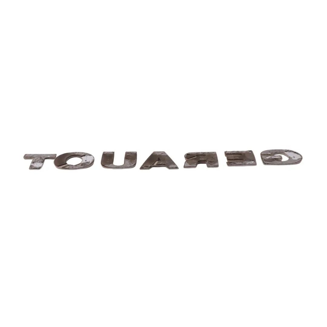 Volkswagen Touareg 7L Emblema posteriore Nome Modello Coperchio Tronco - SKU 7L6853687 - Numero di parte 7L6853687