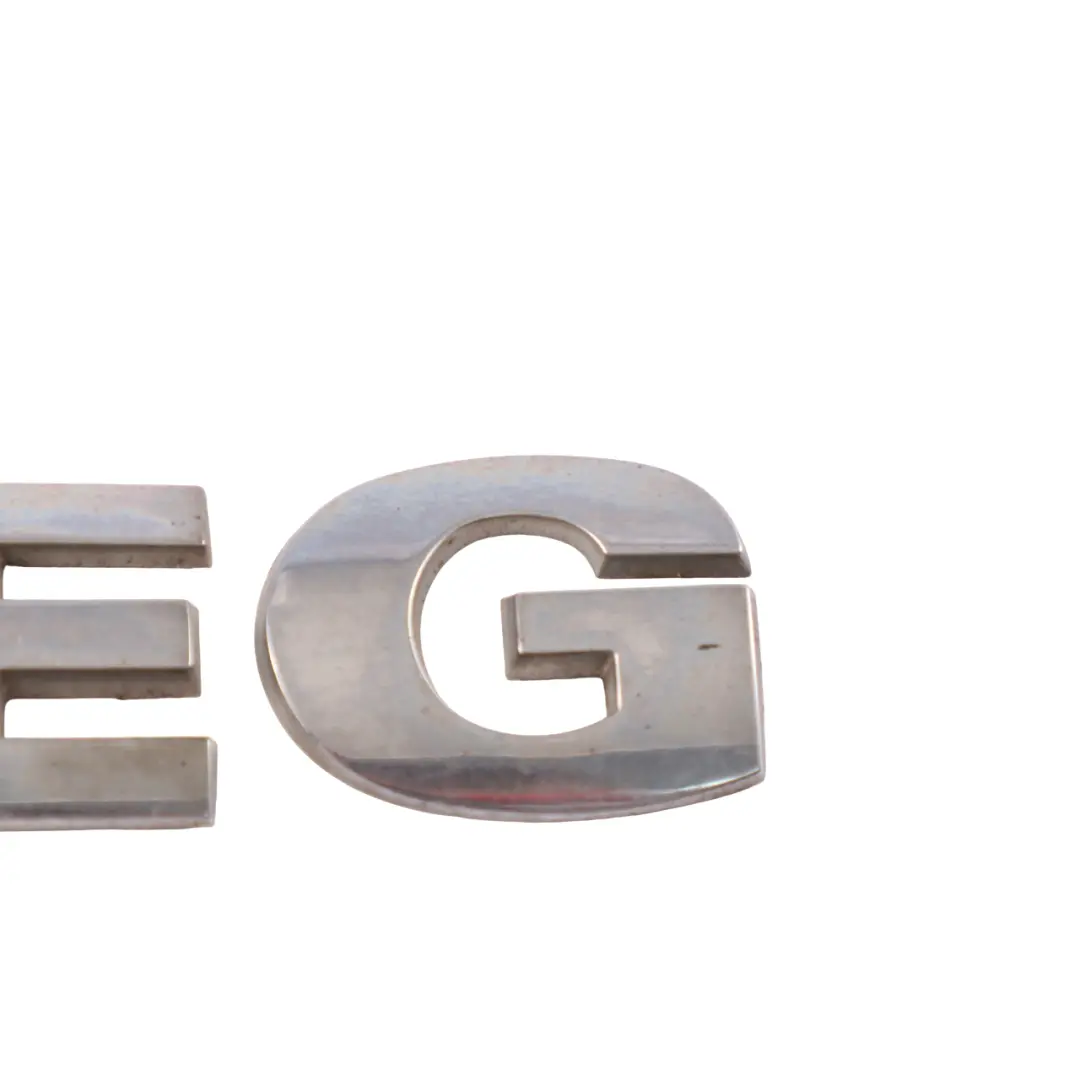 Volkswagen Touareg 7L Emblema Trasero Nombre Modelo Insignia Tronco - SKU 7L6853687 - Número de pieza 7L6853687