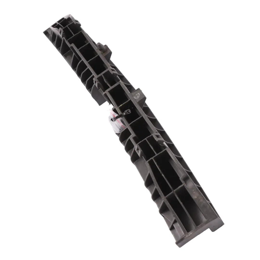 Porta staffa montaggio pannello bagagliaio per Volkswagen Touareg con numero di parte 7L6864225C Volkswagen Touareg Porta staffa montaggio pannello bagagliaio - SKU 7L6864225C - Numero di parte 7L6864225C