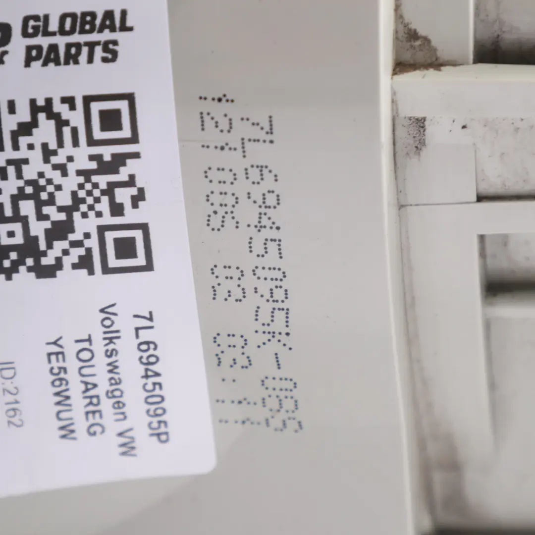 7L Tail Light Rear Lamp Outer Left N/S to VW Volkswagen Touareg with Part number 7L6945095P VW Volkswagen Touareg 7L Tail Light Rear Lamp Outer Left N/S - SKU 7L6945095P - Part number 7L6945095P