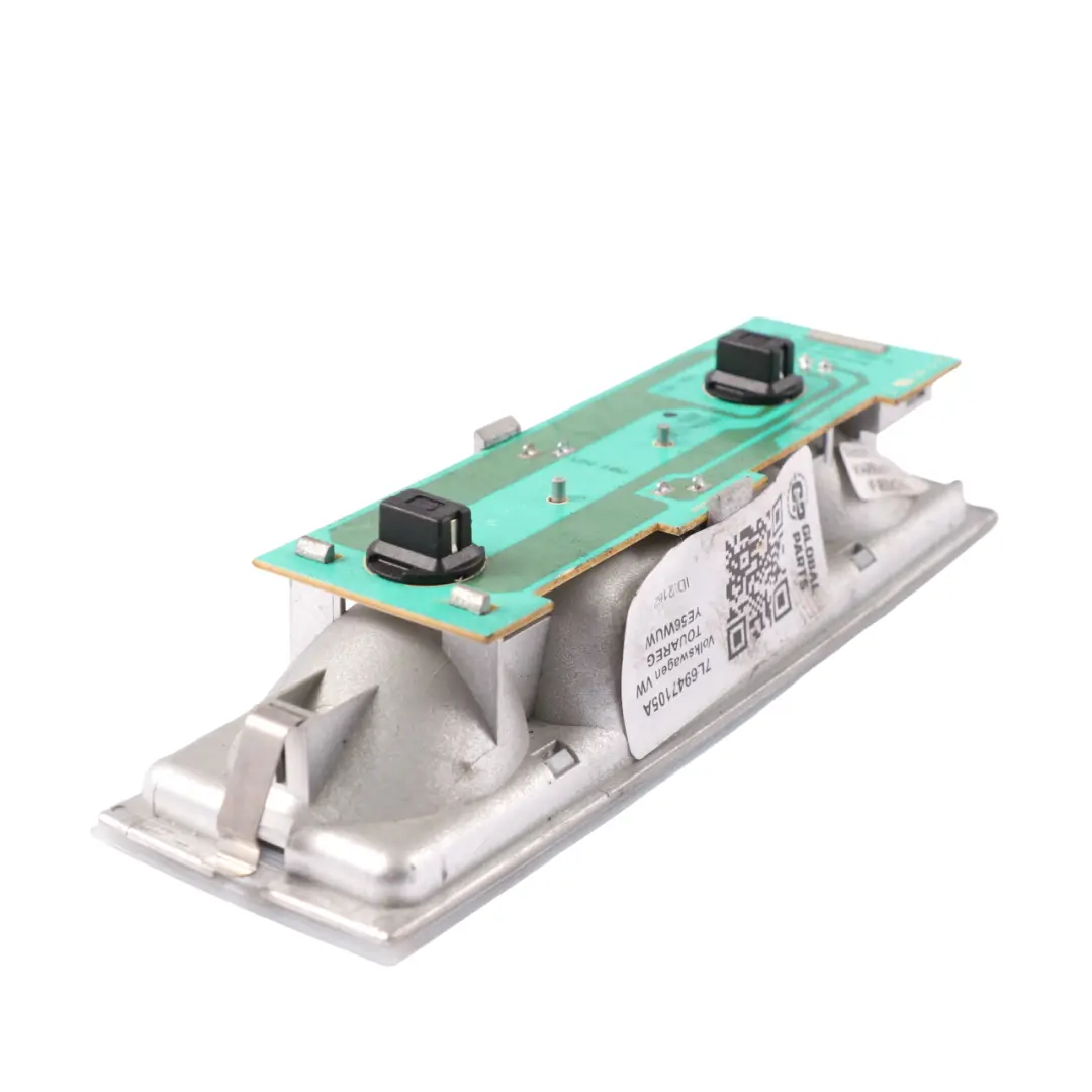 Panneau lumineux toit intérieur avant pour Volkswagen Touareg à propos du numéro de pièce 7L6947105A Volkswagen Touareg Panneau lumineux toit intérieur avant - SKU 7L6947105A - Numéro de pièce 7L6947105A