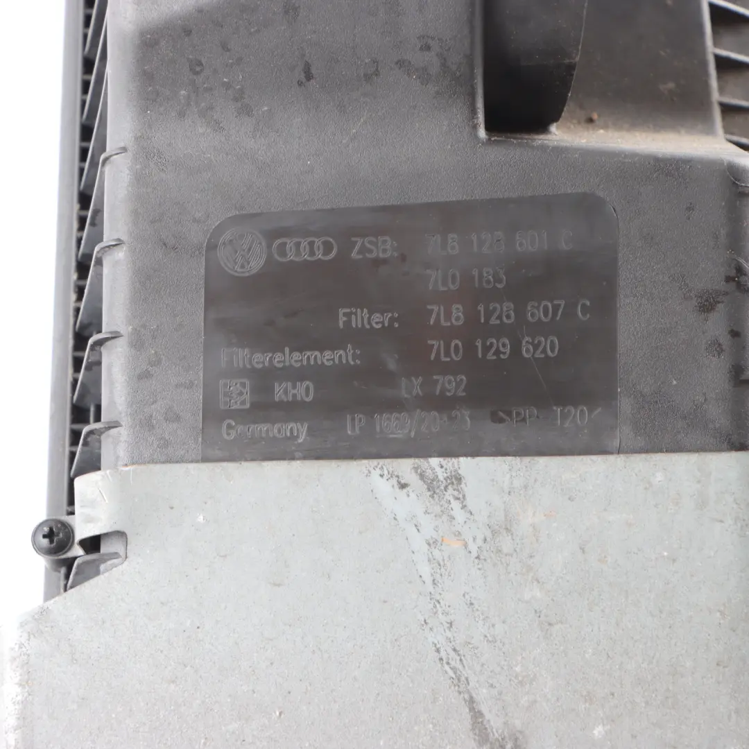 Filter Box Housing Cover Trim Air Flow to Audi Q7 4L 4.2 TDI Quattro Air with Part number 7L8128601C Audi Q7 4L 4.2 TDI Quattro Air Filter Box Housing Cover Trim Air Flow - SKU 7L8128601C - Part number 7L8128601C