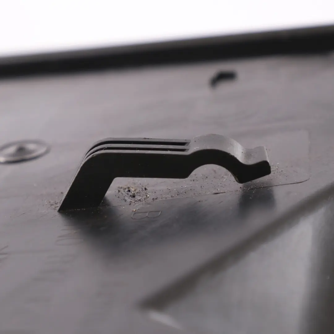 7N Osłona Panel Zaślepka Drzwi Prawy Przód do Volkswagen Sharan o numerze 7N0837350D Volkswagen Sharan 7N Osłona Panel Zaślepka Drzwi Prawy Przód - SKU 7N0837350D - Numer Części 7N0837350D