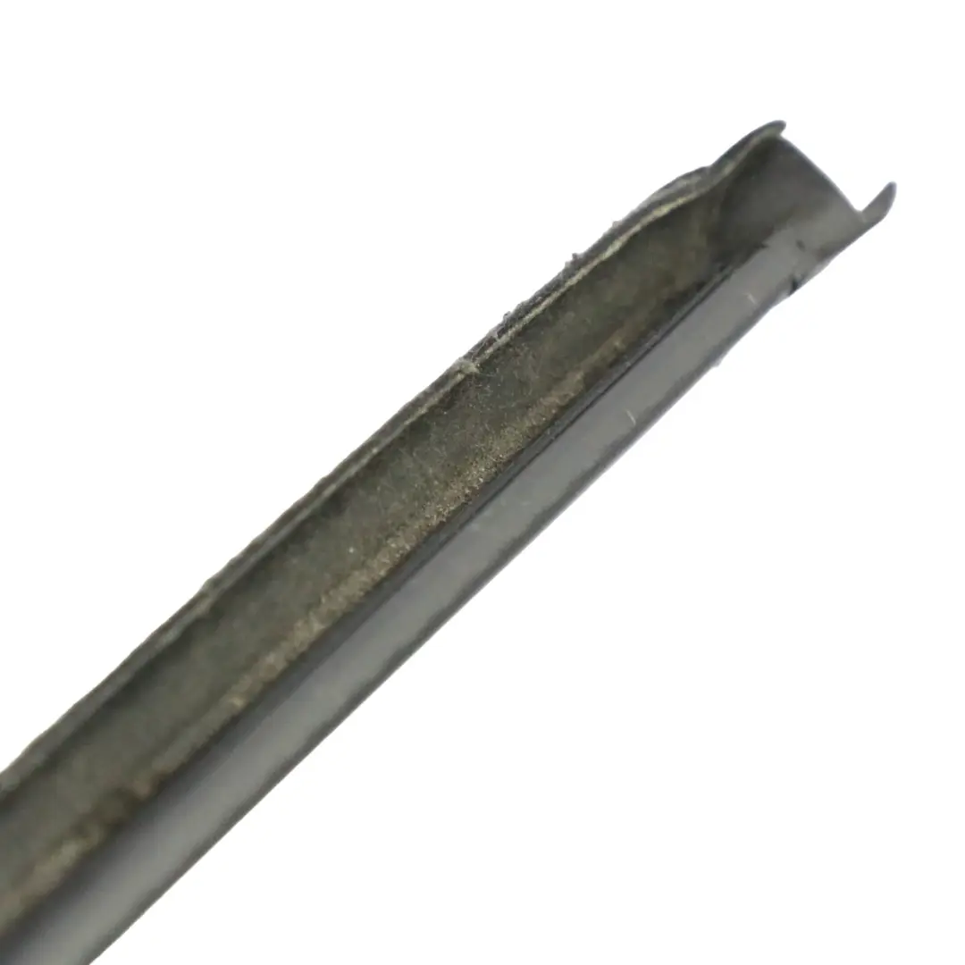 7N Guarnizione Porta Striscia Interna Tenuta Posteriore Destro per VW Sharan con numero di parte 7N0843696A VW Sharan 7N Guarnizione Porta Striscia Interna Tenuta Posteriore Destro - SKU 7N0843696A - Numero di parte 7N0843696A