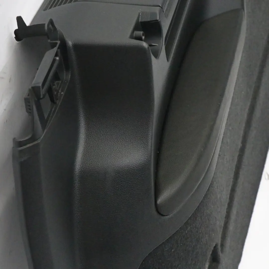 Pannello laterale del bagagliaio VW Sharan 7N posteriore destro per con numero di parte 7N0867036AQ Pannello laterale del bagagliaio VW Sharan 7N posteriore destro - SKU 7N0867036AQ - Numero di parte 7N0867036AQ