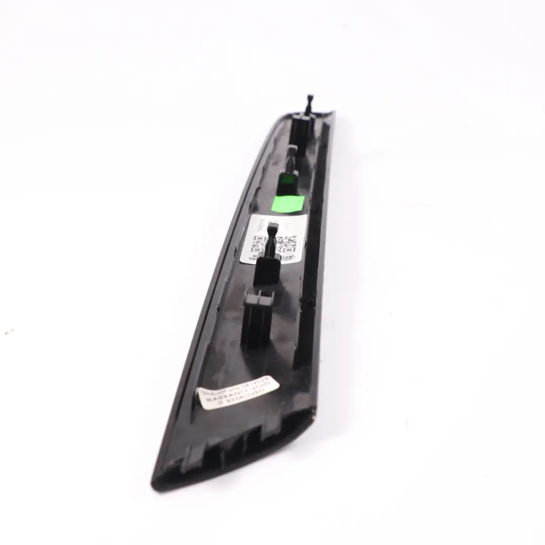 Striscia copertura porta anteriore sinistra Cromo per Volkswagen Sharan con numero di parte 7N0867439 Volkswagen Sharan Striscia copertura porta anteriore sinistra Cromo - SKU 7N0867439 - Numero di parte 7N0867439