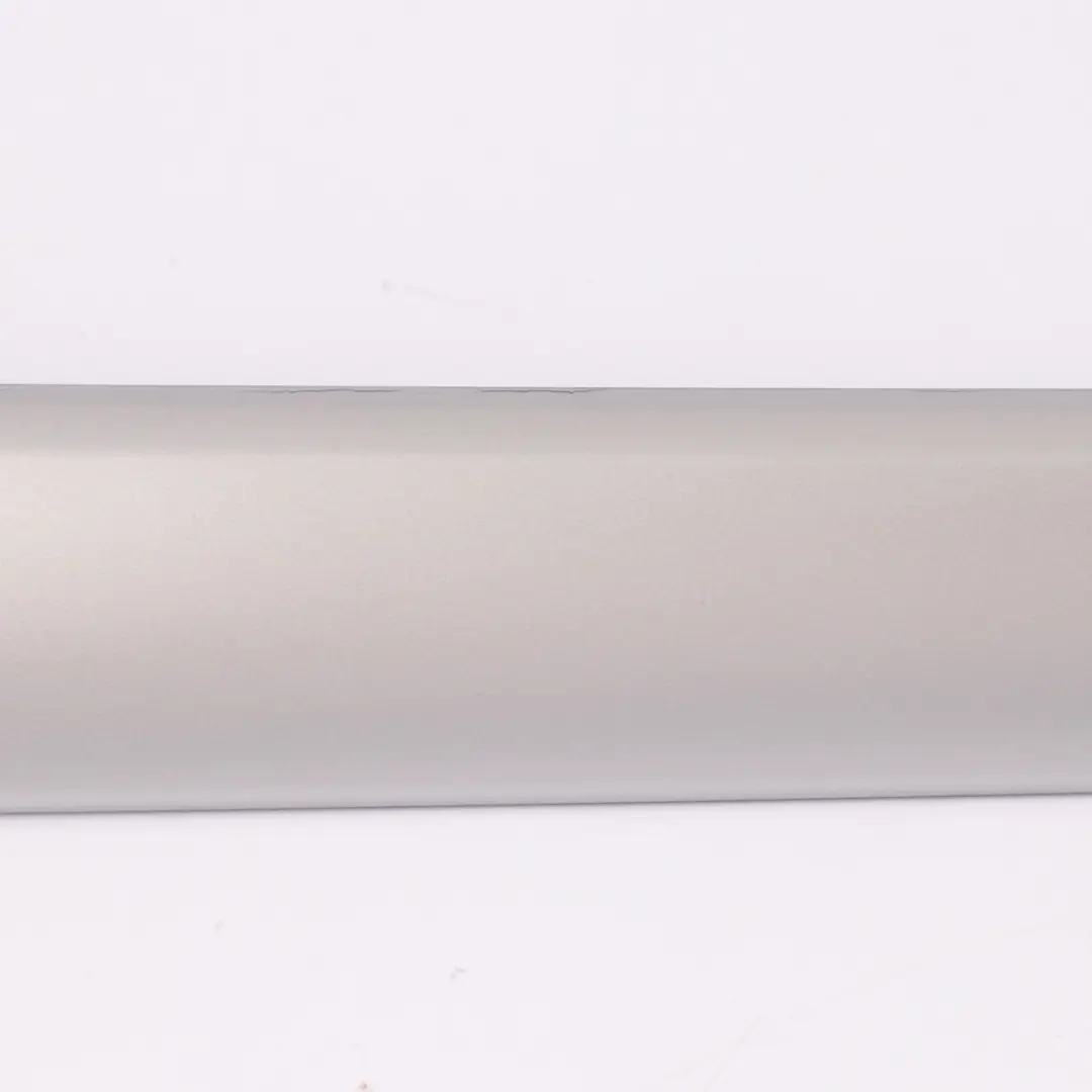 Striscia copertura porta anteriore sinistra Cromo per Volkswagen Sharan con numero di parte 7N0867439 Volkswagen Sharan Striscia copertura porta anteriore sinistra Cromo - SKU 7N0867439 - Numero di parte 7N0867439