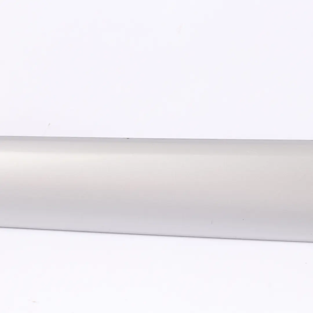 Embellecedor puerta delantera derecha cromado para Volkswagen Sharan con número de pieza 7N0867440 Volkswagen Sharan Embellecedor puerta delantera derecha cromado - SKU 7N0867440 - Número de pieza 7N0867440