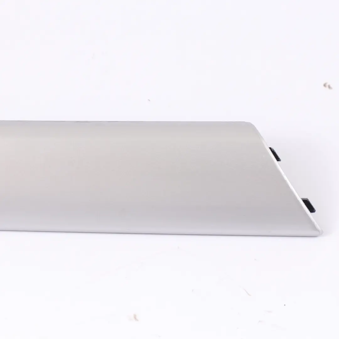 Couvre-bande porte avant droite Chrome pour Volkswagen Sharan à propos du numéro de pièce 7N0867440 Volkswagen Sharan Couvre-bande porte avant droite Chrome - SKU 7N0867440 - Numéro de pièce 7N0867440