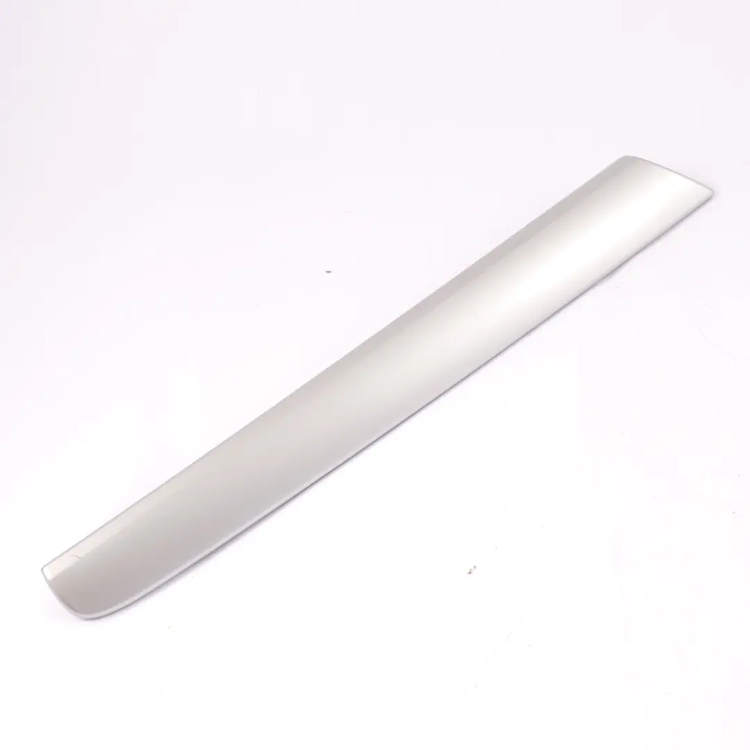 Couvre-bande porte avant droite Chrome pour Volkswagen Sharan à propos du numéro de pièce 7N0867440 Volkswagen Sharan Couvre-bande porte avant droite Chrome - SKU 7N0867440 - Numéro de pièce 7N0867440