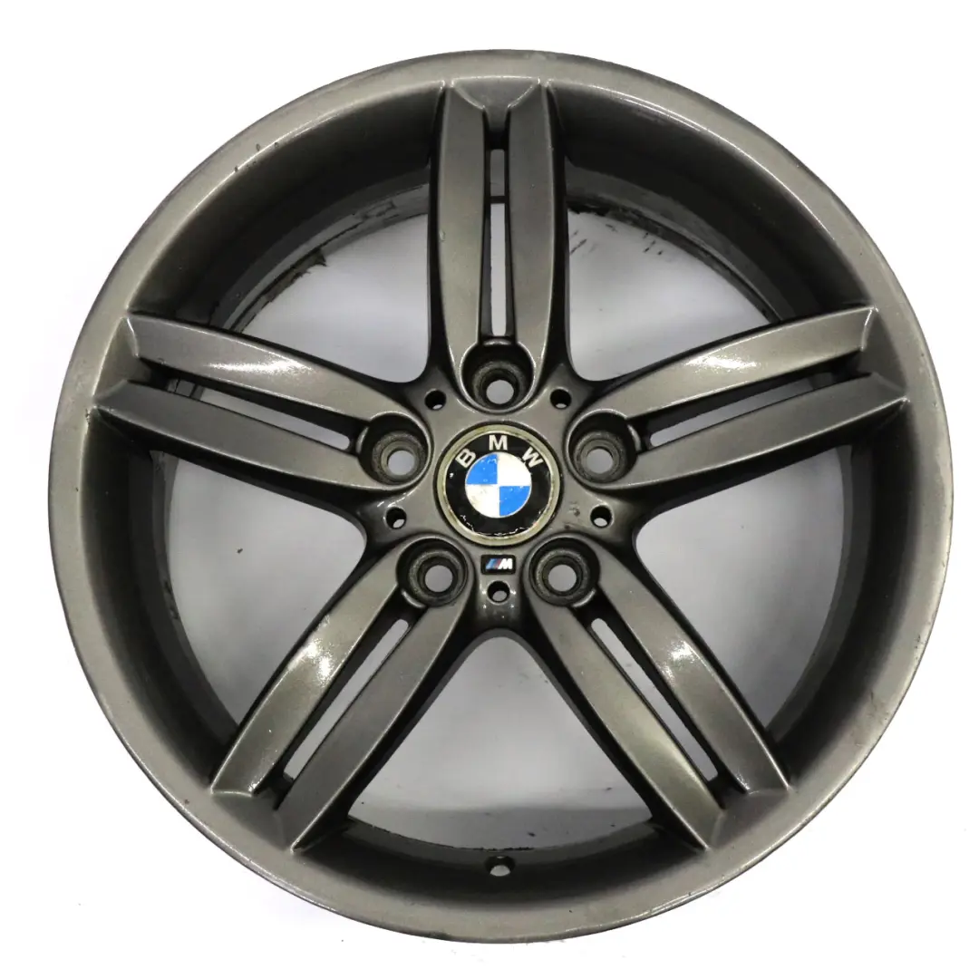 Cerchio Anteriore Lega Grigio 18" 7,5J M ET:49 Doppie Razze per BMW E81 E87 con numero di parte 8036939 BMW E81 E87 Cerchio Anteriore Lega Grigio 18" 7,5J M ET:49 Doppie Razze - SKU 8036939-8 - Numero di parte 8036939