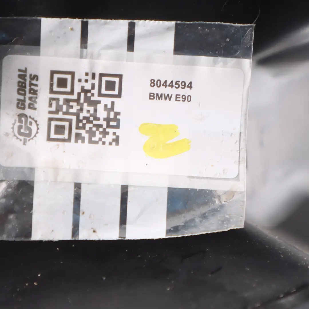Condotto aria aspirazione destra anteriore per BMW E90 E91 con numero di parte 8044594 BMW E90 E91 Condotto aria aspirazione destra anteriore - SKU 8044594 - Numero di parte 8044594