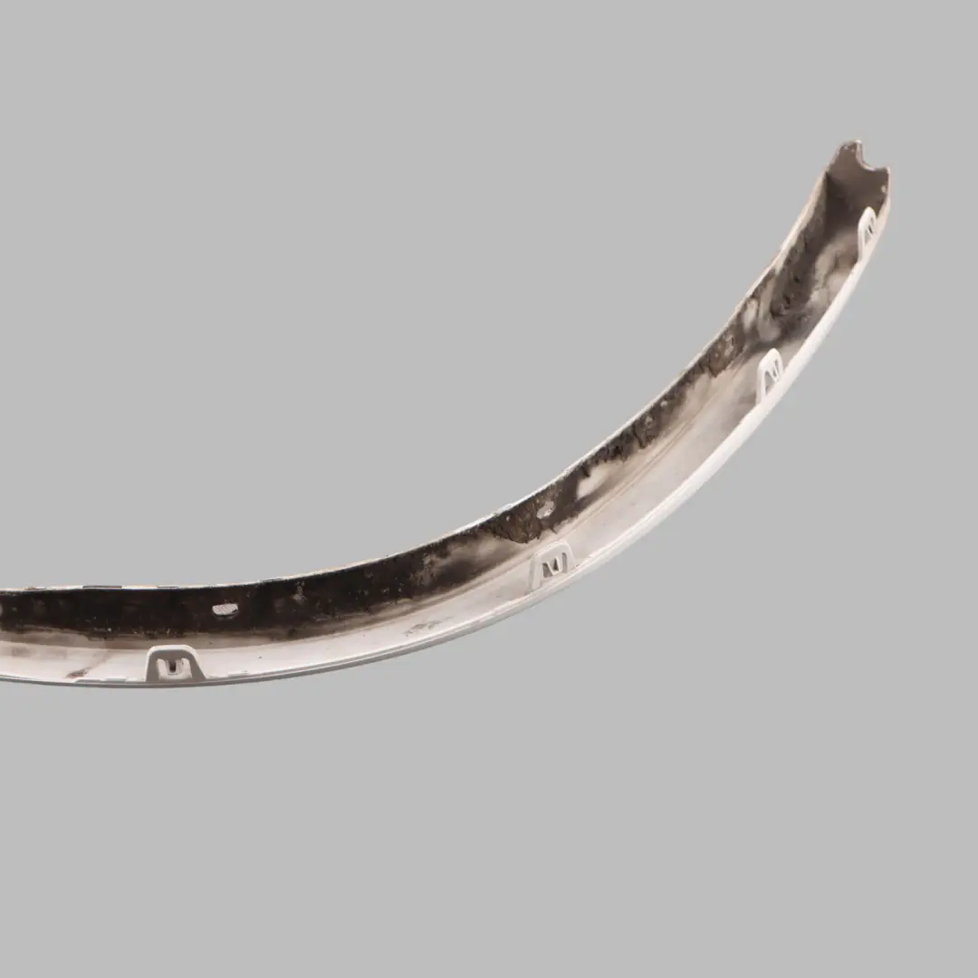 Rivestimento passaruota anteriore destro Alpinweiss - 300 per BMW X1 E84 con numero di parte 8049940 BMW X1 E84 Rivestimento passaruota anteriore destro Alpinweiss - 300 - SKU 8049940-AW - Numero di parte 8049940