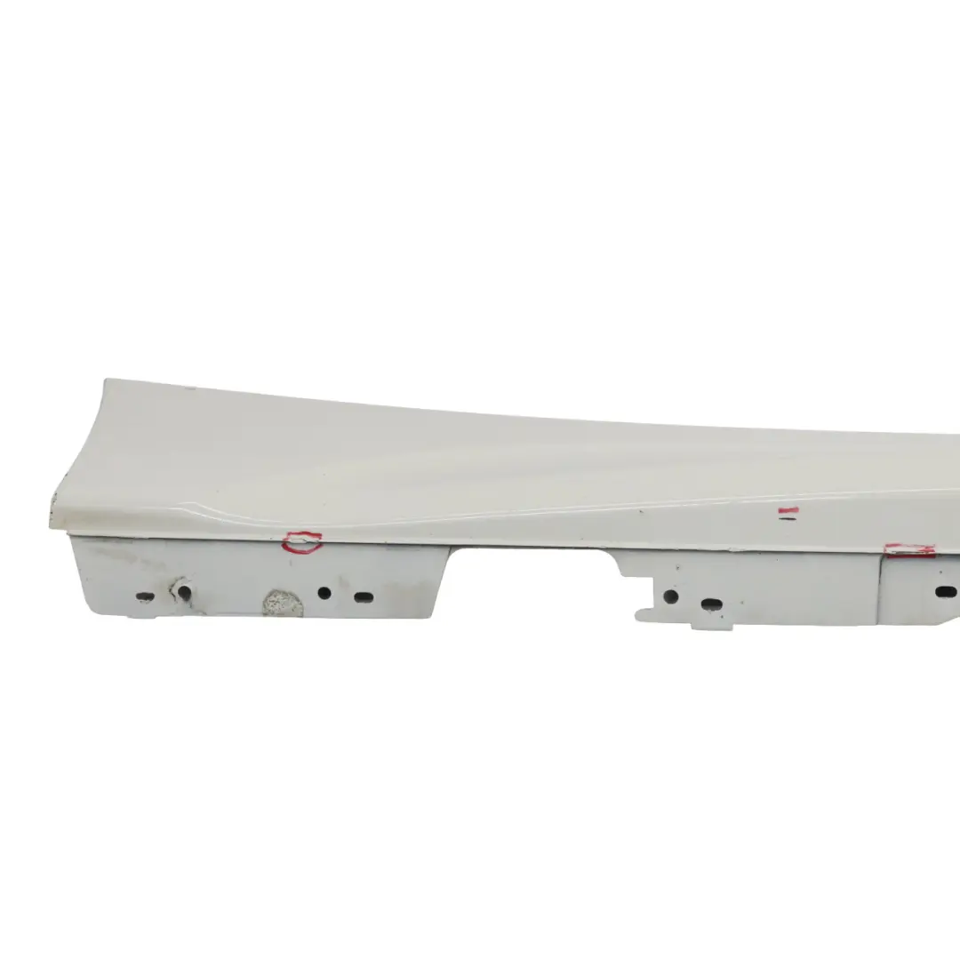 Bas de caisse Latérale Droit Alpinweiss Blanc - 300 pour BMW F20 M Sport à propos du numéro de pièce 8056816 BMW F20 M Sport Bas de caisse Latérale Droit Alpinweiss Blanc - 300 - SKU 8056816-AW3 - Numéro de pièce 8056816