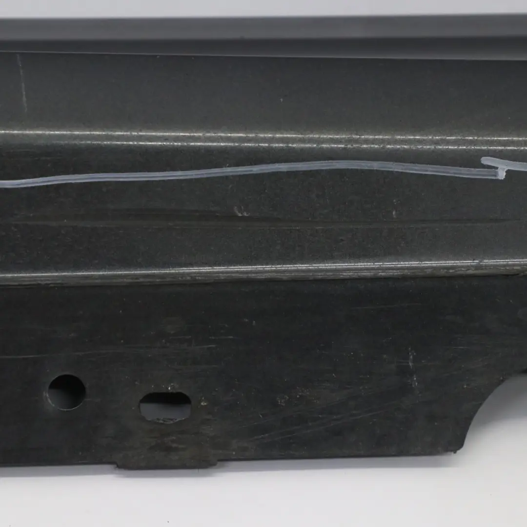 Striscia davanzale copertura laterale destra Mineralgrau - B39 per BMW F20 M Sport con numero di parte 8056816 BMW F20 M Sport Striscia davanzale copertura laterale destra Mineralgrau - B39 - SKU 8056816-MG2 - Numero di parte 8056816