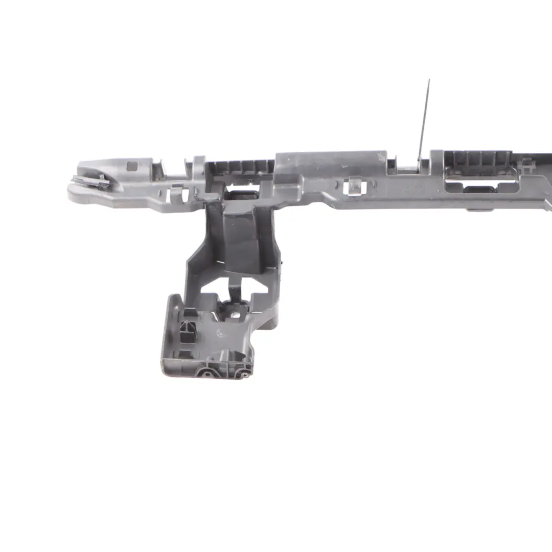 BMW F44 Gran Coupé Paraurti posteriore Guida Centro Supporto Montaggio - SKU 8494944 - Numero di parte 8494944