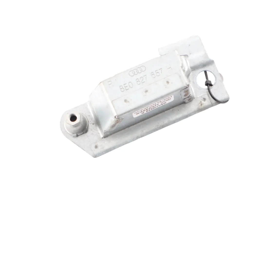 Audi A6 C6 trasera derecha Boot Manija de retención Clip Soporte - SKU 8E0827657H - Número de pieza 8E0827657H
