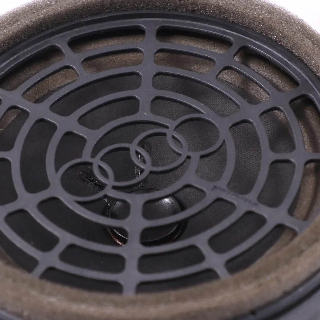 Głośnik Drzwi Tył Lewo Prawo Bang & Olufsen do Audi A4 B8 o numerze 8K0035411A Audi A4 B8 Głośnik Drzwi Tył Lewo Prawo Bang & Olufsen - SKU 8K0035411A - Numer Części 8K0035411A