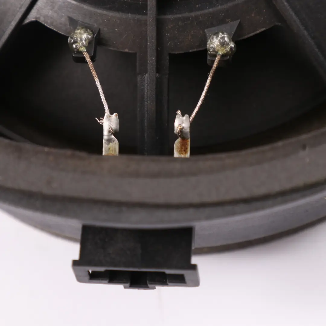 Haut parleur Porte Arrière Gauche Droite Bang & Olufsen pour Audi A4 B8 à propos du numéro de pièce 8K0035411A Audi A4 B8 Haut parleur Porte Arrière Gauche Droite Bang & Olufsen - SKU 8K0035411A - Numéro de pièce 8K0035411A