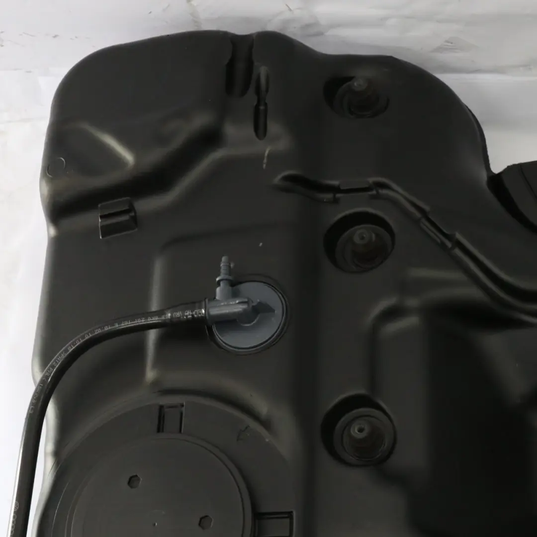 Zbiornik Paliwa Kompletny do Audi A4 B8 2.0 TDI Diesel o numerze 8K0201055Q Audi A4 B8 2.0 TDI Diesel Zbiornik Paliwa Kompletny - SKU 8K0201055Q - Numer Części 8K0201055Q