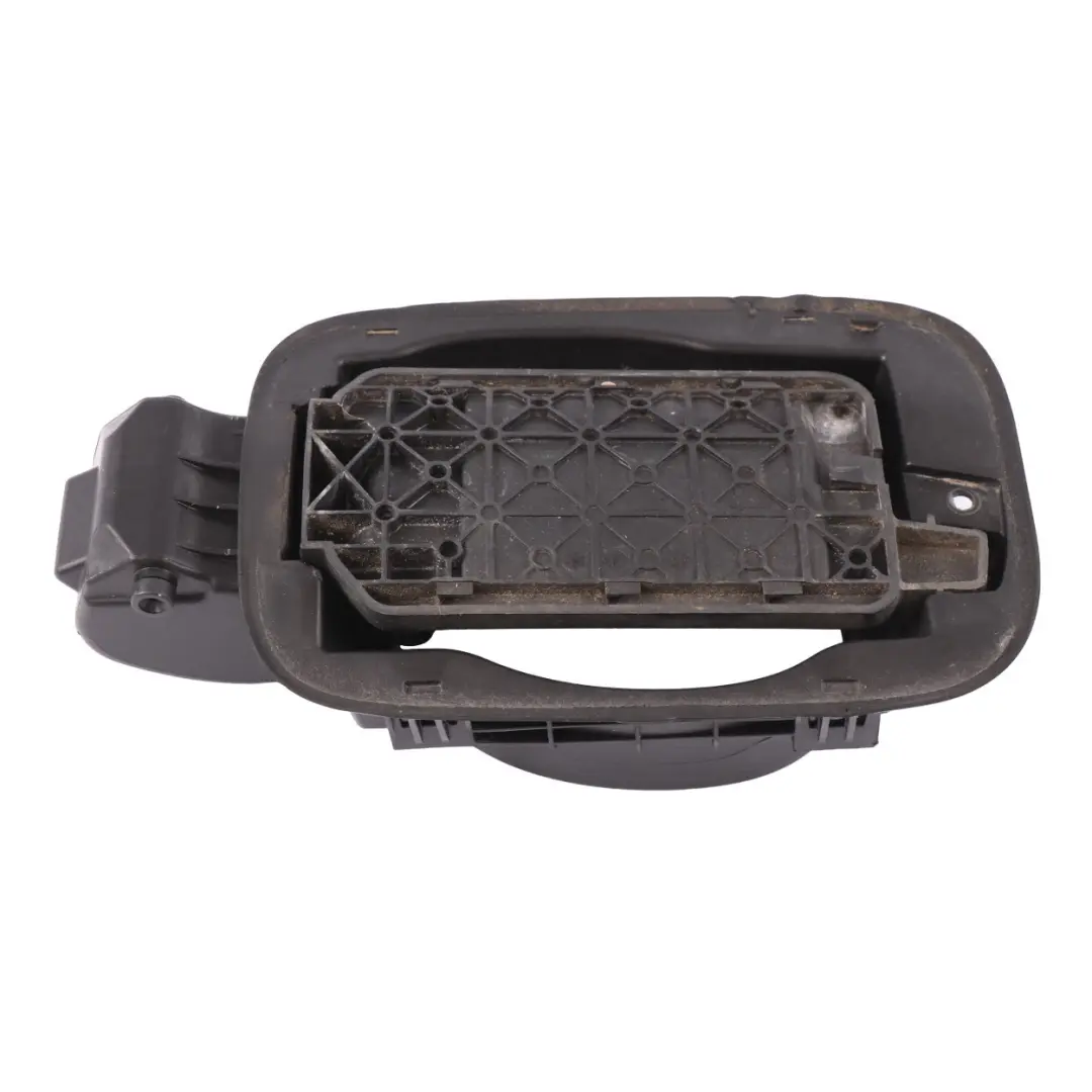 Audi A4 B8 Kraft Stoffein Füllstutzen Gehäuse Umrandung - SKU 8K0809999A - Teilenummer 8K0809999A