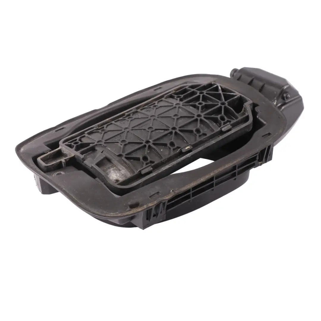 Audi A4 B8 inserto carburante alloggiamento surround - SKU 8K0809999A - Numero di parte 8K0809999A