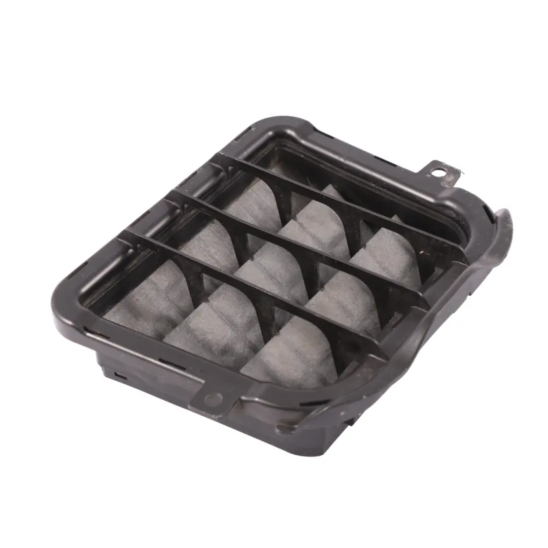 Kratka Wentylacyjna Nadwozia Tylna A1648300042 do Audi A4 B8 o numerze 8K0819181B Audi A4 B8 Kratka Wentylacyjna Nadwozia Tylna A1648300042 - SKU 8K0819181B - Numer Części 8K0819181B