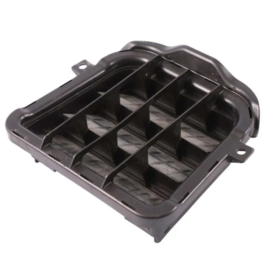 Grille de ventilation Audi A4 B8 Grille du châssis arrière A1648300042 pour à propos du numéro de pièce 8K0819181B Grille de ventilation Audi A4 B8 Grille du châssis arrière A1648300042 - SKU 8K0819181B - Numéro de pièce 8K0819181B