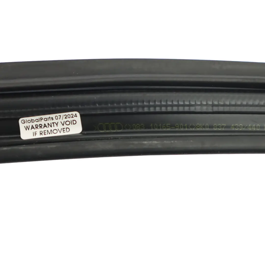 Uszczelka Szyby Drzwi Prawy Przód Guma do Audi A4 B8 o numerze 8K0837440H Audi A4 B8 Uszczelka Szyby Drzwi Prawy Przód Guma - SKU 8K0837440H - Numer Części 8K0837440H