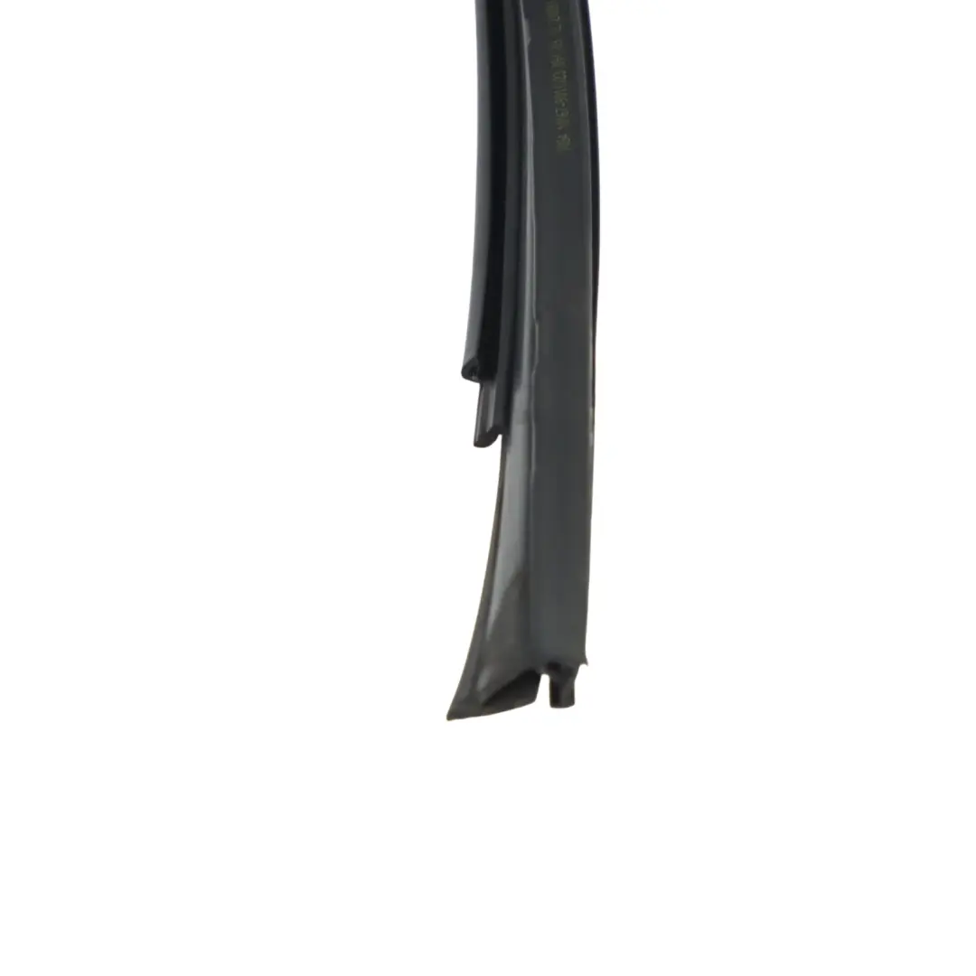 Audi A4 B8 Guarnizione finestra porta anteriore destra guarnizione - SKU 8K0837440H - Numero di parte 8K0837440H