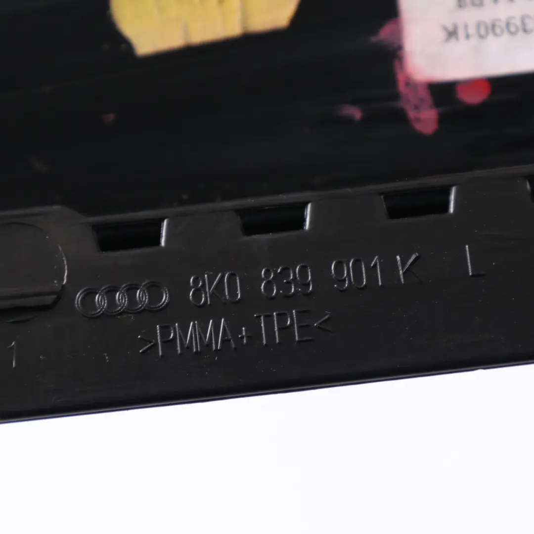 Cache de montant vitre arrière gauche noir brillant pour Audi A4 B8 à propos du numéro de pièce 8K0839901K Audi A4 B8 Cache de montant vitre arrière gauche noir brillant - SKU 8K0839901K - Numéro de pièce 8K0839901K