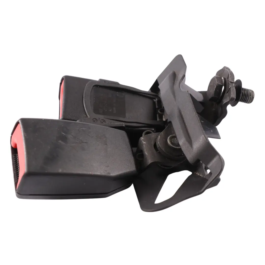 Audi A4 B8 Avant Cintura sicurezza fibbia centrale doppia posteriore 8K0857739AE - SKU 8K0857739AE-1 - Numero di parte 8K0857797