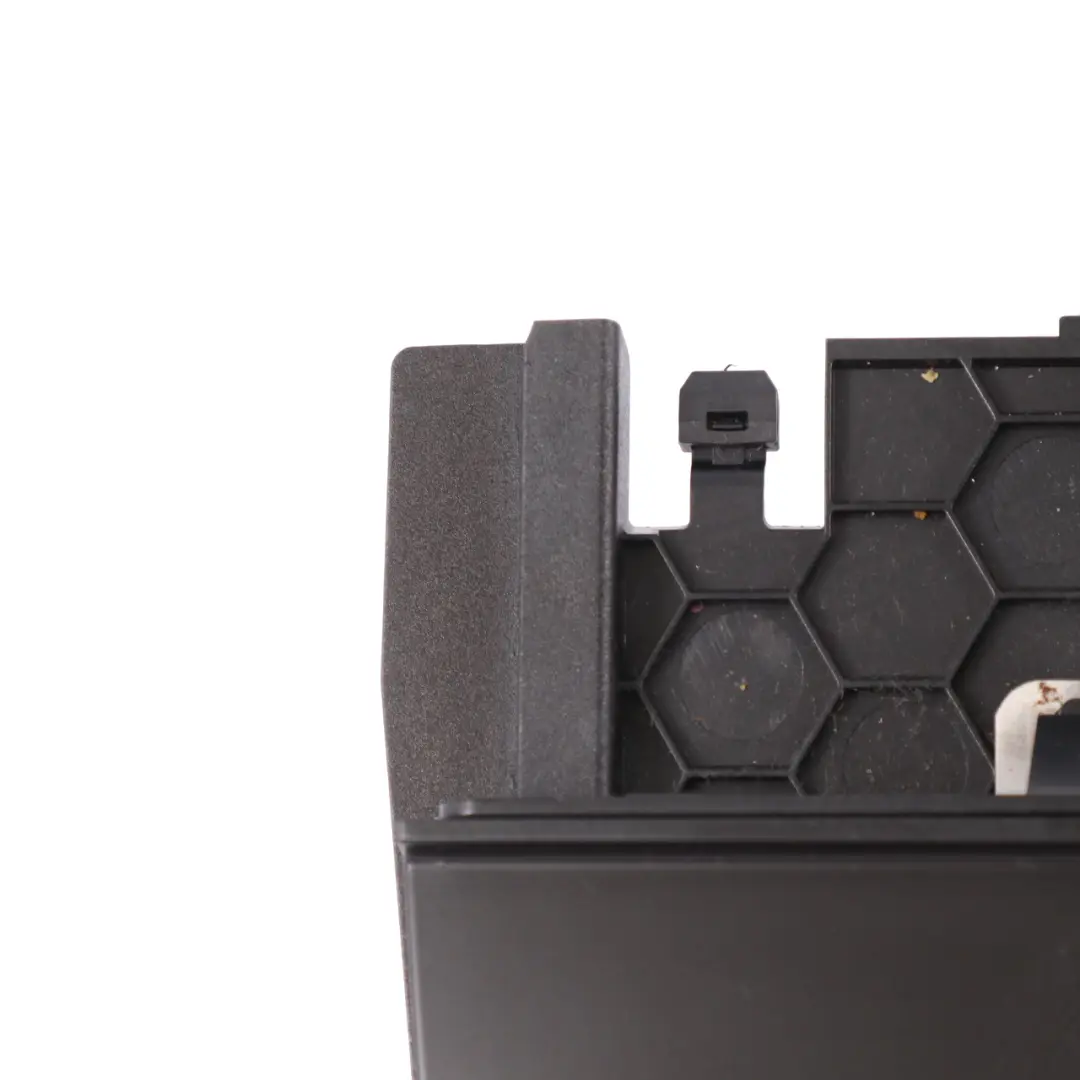 Audi A4 B8 Console Centrale Compartiment Rangement Cendrier 12V Prise - SKU 8K0857951C - Numéro de pièce 8K0857951C