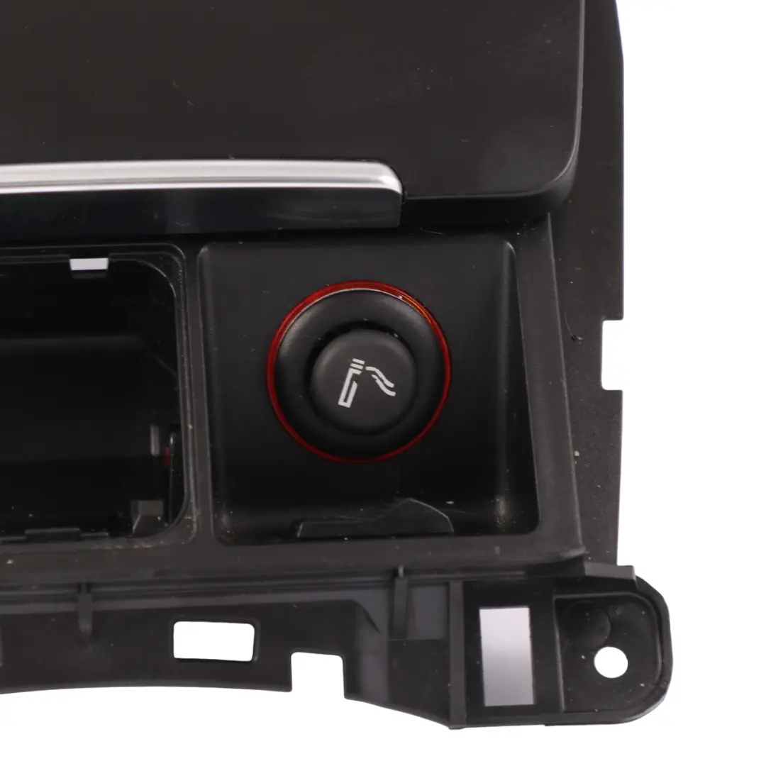 Audi A4 B8 Vano portaoggetti console centrale Vano portacenere Presa - SKU 8K0857951C - Numero di parte 8K0857951C