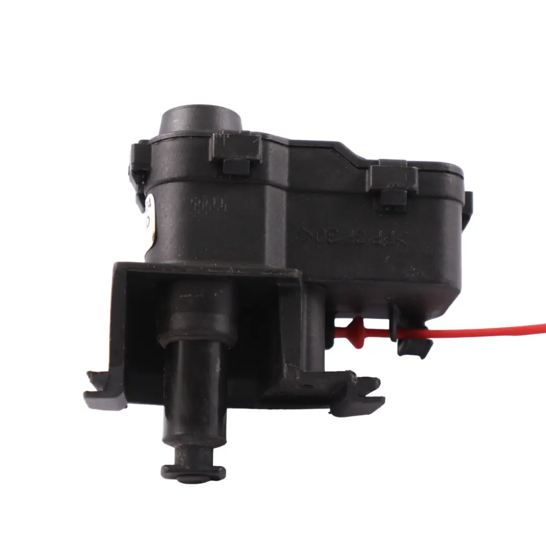 Audi A4 B8 Motor actuador liberación tapa depósito combustible - SKU 8K0862153F - Número de pieza 8K0862153F
