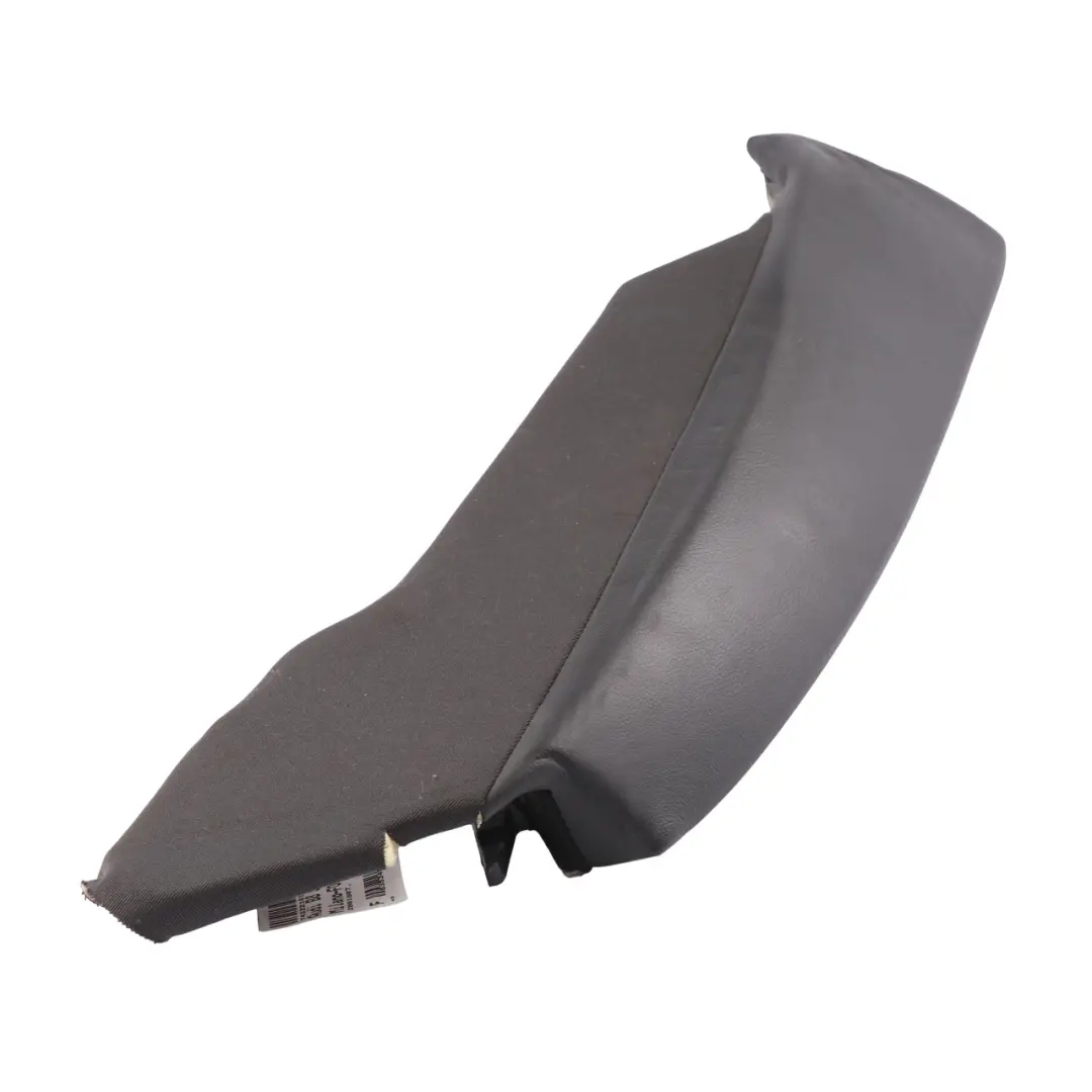 Pannello sedile posteriore destro laterale pelle nera per Audi A4 B8 con numero di parte 8K0885704AE Audi A4 B8 Pannello sedile posteriore destro laterale pelle nera - SKU 8K0885704AE - Numero di parte 8K0885704AE