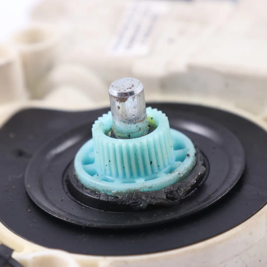 Audi A6 C6 Heck Scheiben Heber Motor Links Regulator - SKU 8K0959811C - Teilenummer 8K0959811C