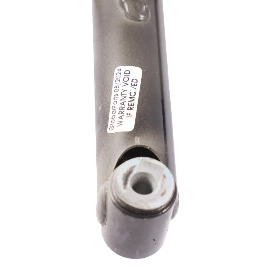 Cerniera portellone posteriore sinistro Phantom Black - LZ9Y per Audi A4 B8 berlina con numero di parte 8K5827301J Audi A4 B8 berlina Cerniera portellone posteriore sinistro Phantom Black - LZ9Y - SKU 8K5827301J-PHB - Numero di parte 8K5827301J