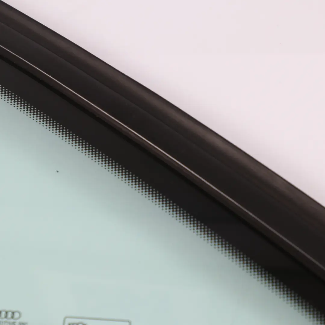 Triangle vitre custode arrière gauche Side Glass AS2 pour Audi A4 B8 à propos du numéro de pièce 8K5845299G Audi A4 B8 Triangle vitre custode arrière gauche Side Glass AS2 - SKU 8K5845299G - Numéro de pièce 8K5845299G