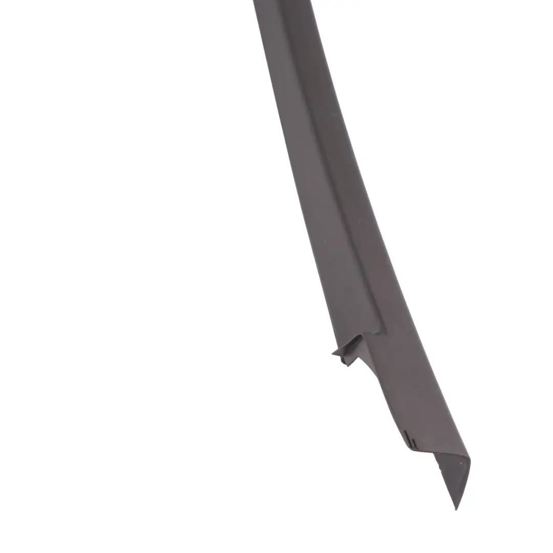 Joint vitre Porte Arrière Gauche Cadre Caoutchouc pour Audi A4 B8 à propos du numéro de pièce 8K5867671 Audi A4 B8 Joint vitre Porte Arrière Gauche Cadre Caoutchouc - SKU 8K5867671 - Numéro de pièce 8K5867671