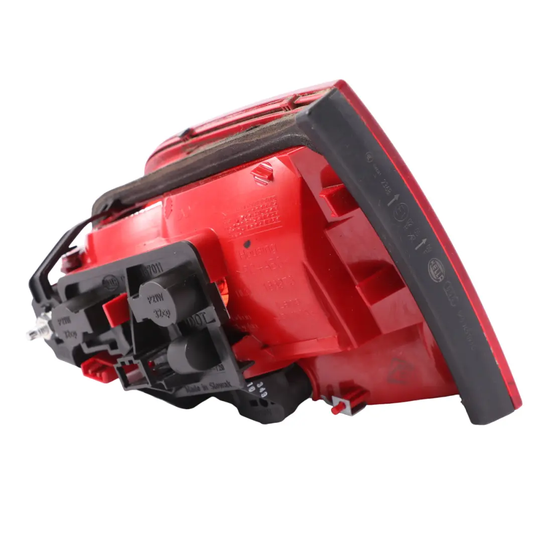 Audi A4 B8 Saloon Feu arrière gauche du couvercle de coffre - SKU 8K5945093D - Numéro de pièce 8K5945093D