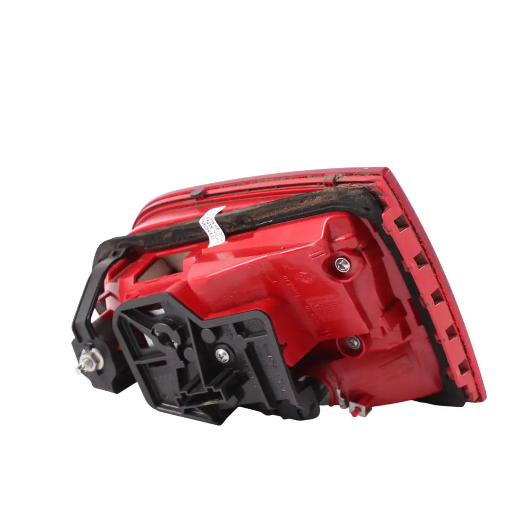 Audi A4 B8 Saloon Feu arrière gauche couvercle coffre LED 8K5945093D - SKU 8K5945093K - Numéro de pièce 8K5945093K