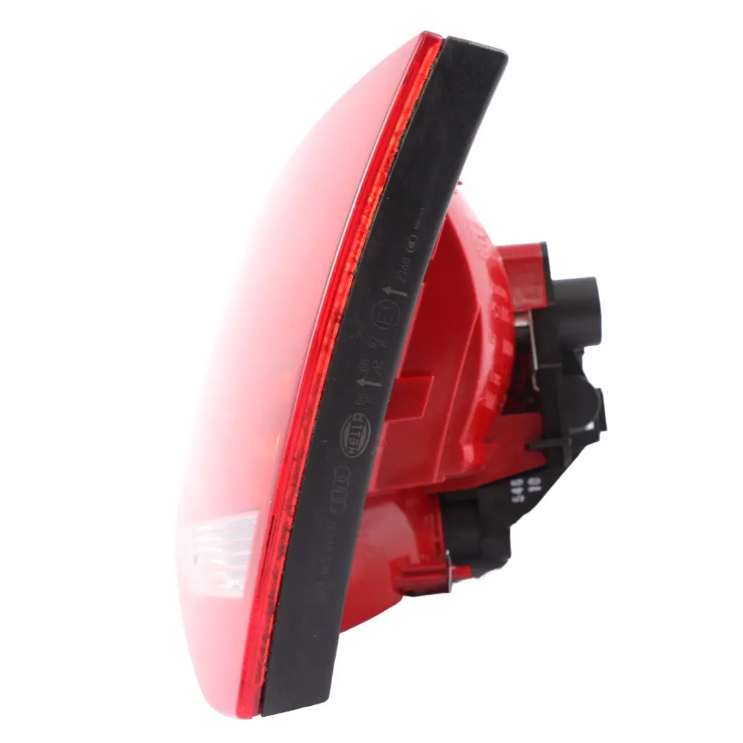 Coperchio Del Bagagliaio Fanale Posteriore Destro per Audi A4 B8 Berlina con numero di parte 8K5945094D Audi A4 B8 Berlina Coperchio Del Bagagliaio Fanale Posteriore Destro - SKU 8K5945094D - Numero di parte 8K5945094D