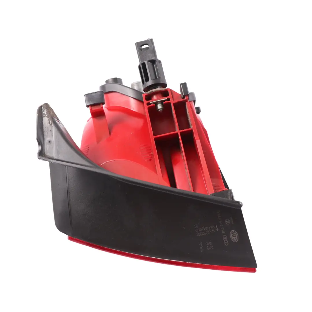 Luz Trasera Panel Lateral Trasero Izquierdo para Audi A4 B8 Berlina con número de pieza 8K5945095D Audi A4 B8 Berlina Luz Trasera Panel Lateral Trasero Izquierdo - SKU 8K5945095D - Número de pieza 8K5945095D